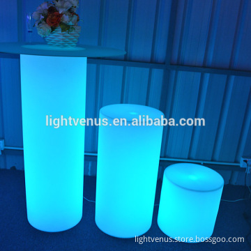 Guest reception table for hotel bar wedding